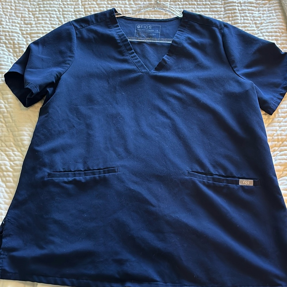 figs catarina two pocket scrub top